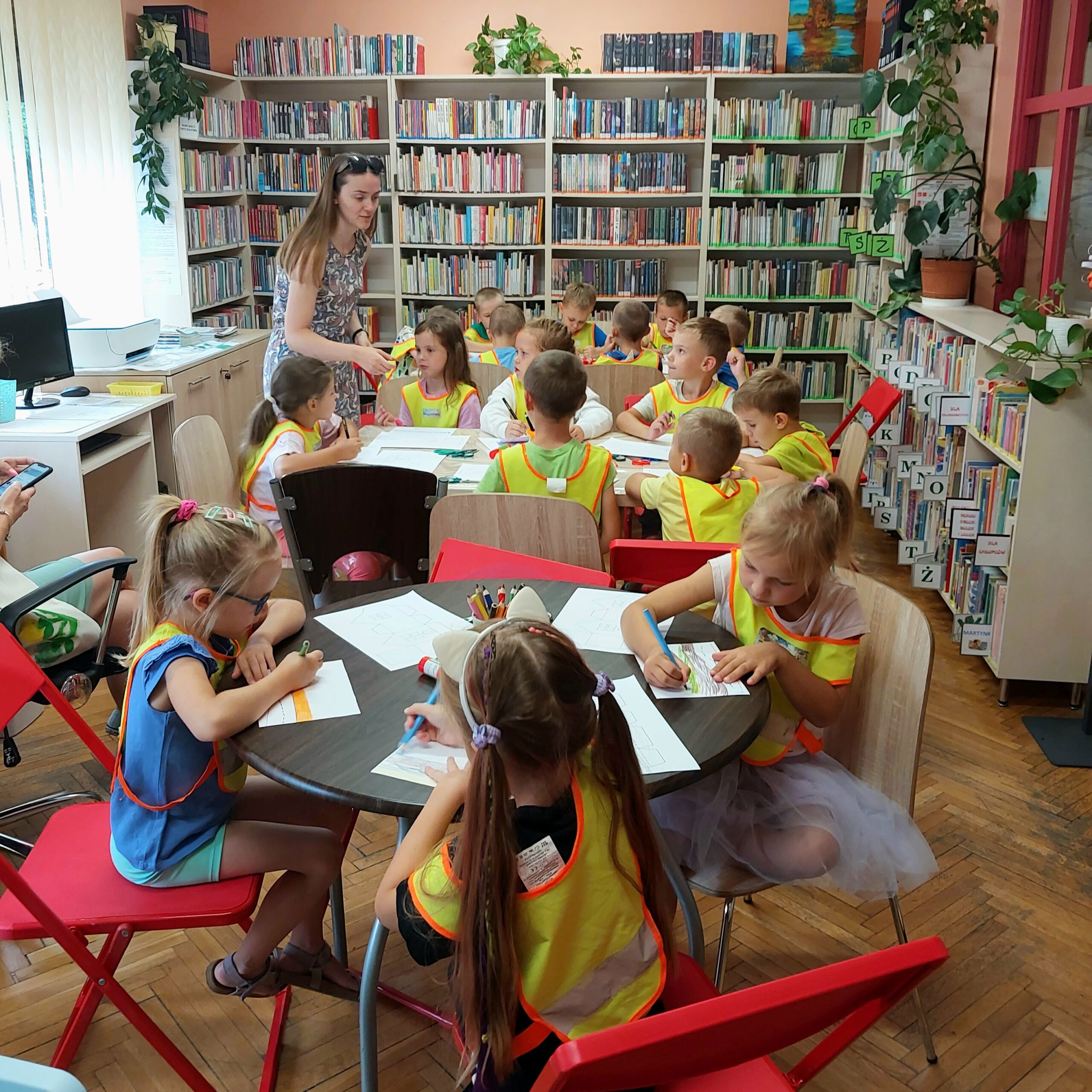 25.08.2023 Wizyta Sówek i Tygrysków w Bibliotece :)