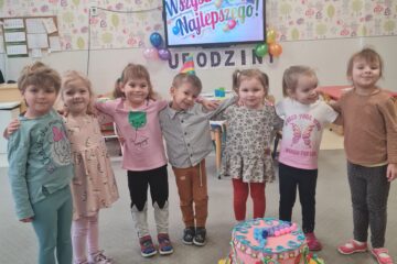 22.01.2024r. 4 urodziny Ignacego z grupy Króliczków 🌻💐🎁🎈