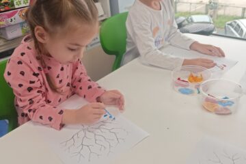 Krasnale – 10.10.2023 Jesienna praca plastyczna